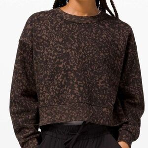 Lululemon Perfectly Oversized Crop Crew
Wild Thing Camo Brown Earth Multi
Size 0
